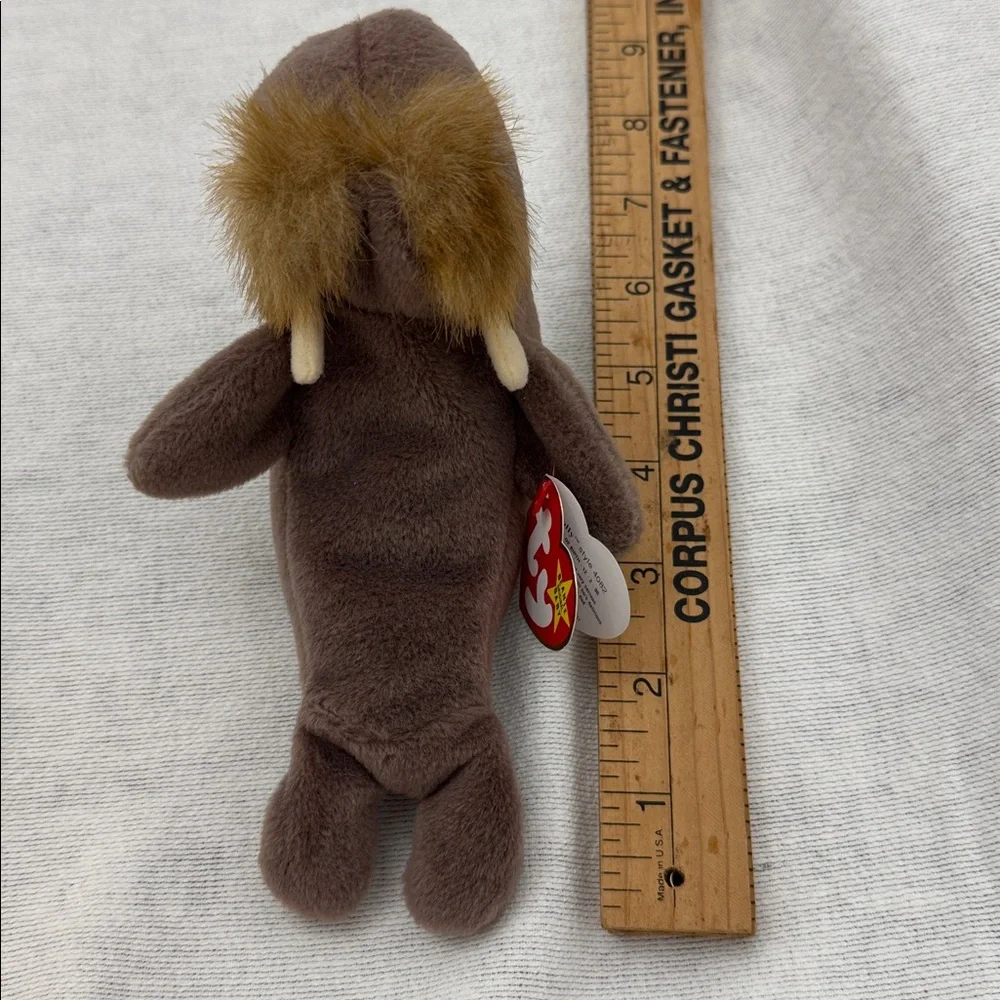 Ty Beanie Babies Yellow 1993 Quackers and 1996 Brown Jolly walrus Plush. (Mlb)